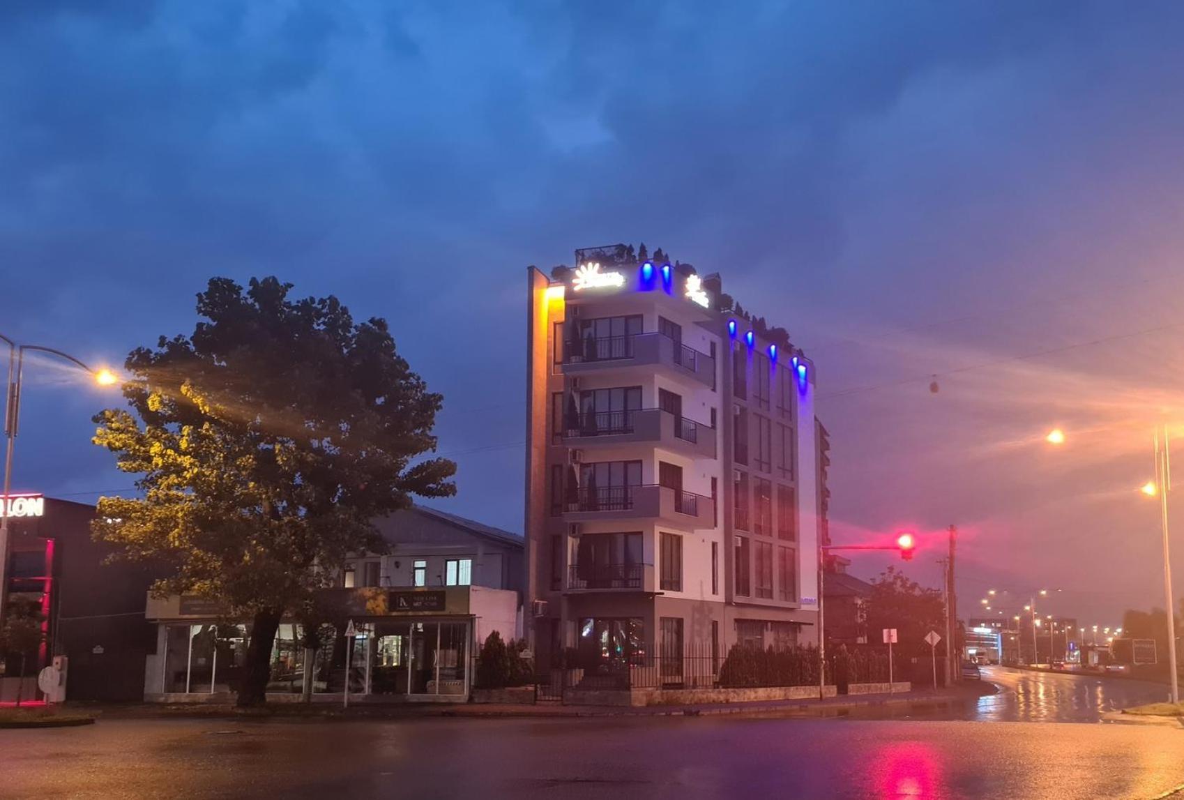 Hotel Sunny Batumi Kültér fotó