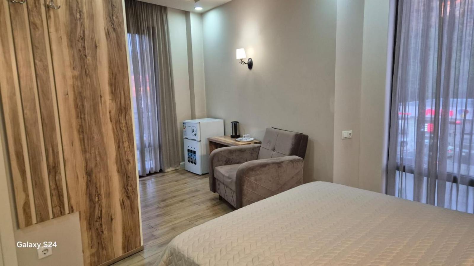 Hotel Sunny Batumi Kültér fotó